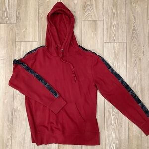 Aeropostale sweatshirt hoodie. Size M. Hoodie drawstring and front pocket